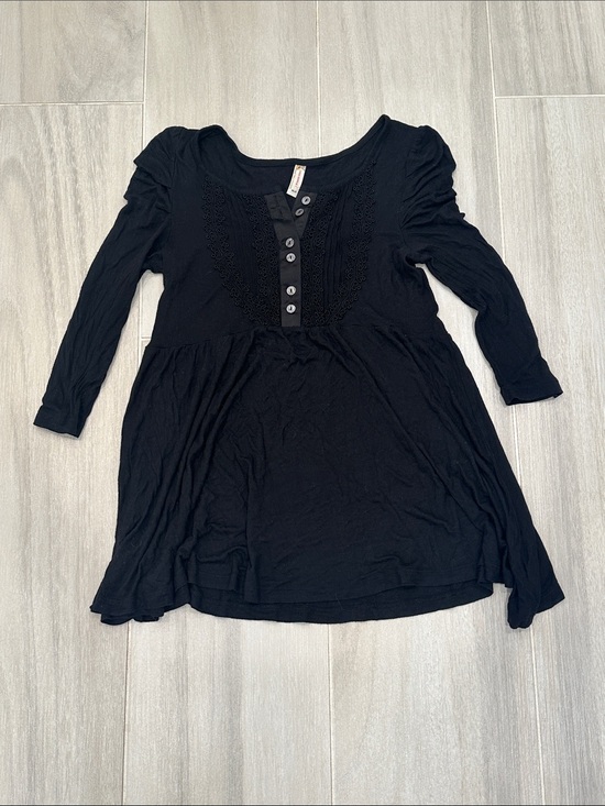 Free People Tops - Free People XS Black 3/4 Sleeve Tunic with Button-Front Detail